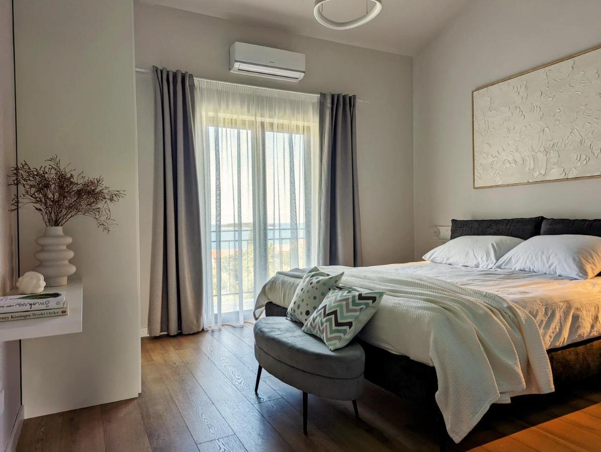 The Best Sunset Apartments ロヴィニ エクステリア 写真